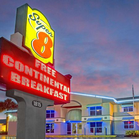 Super 8 By Wyndham Kissimmee Motel Bagian luar foto
