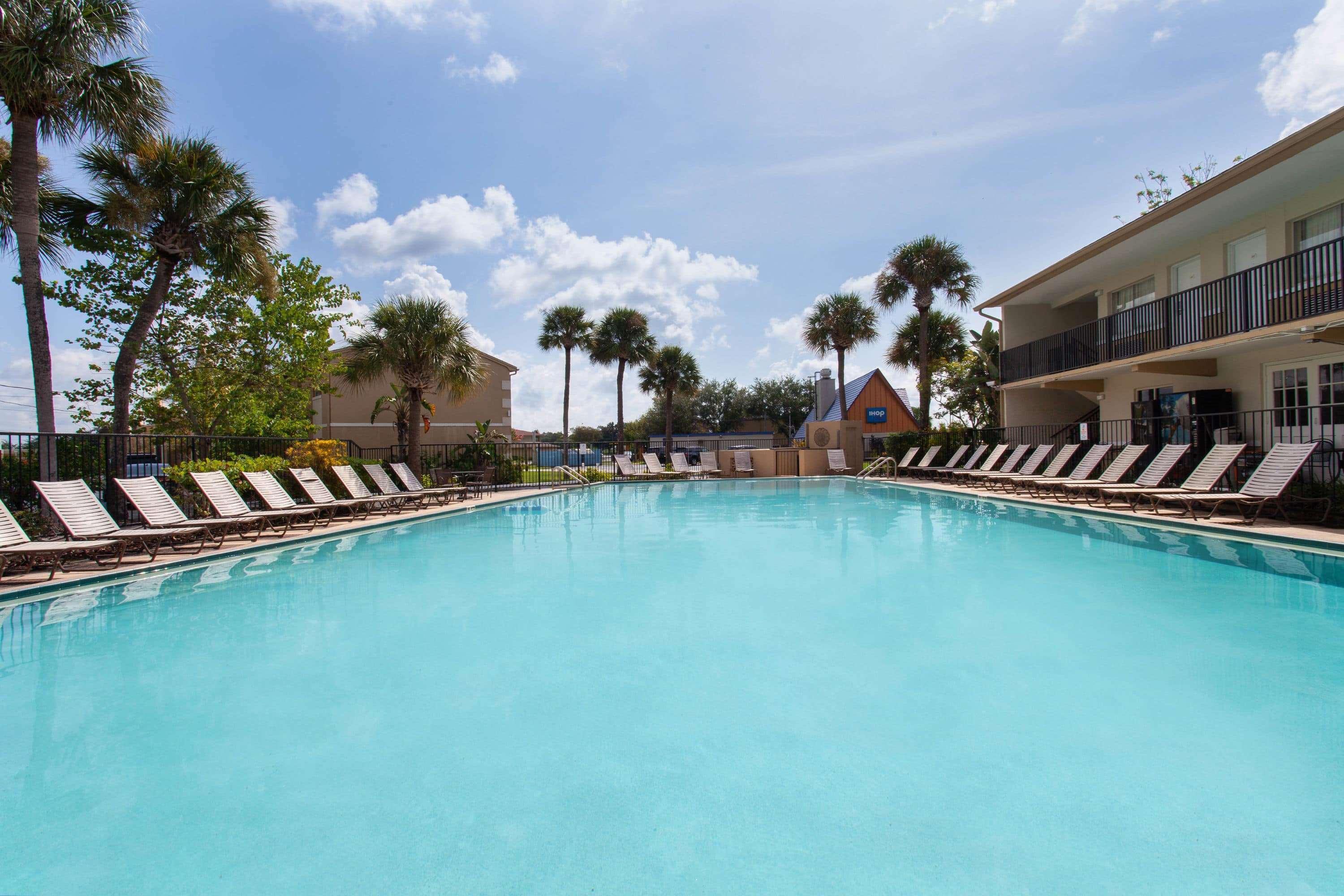 Super 8 By Wyndham Kissimmee Motel Bagian luar foto