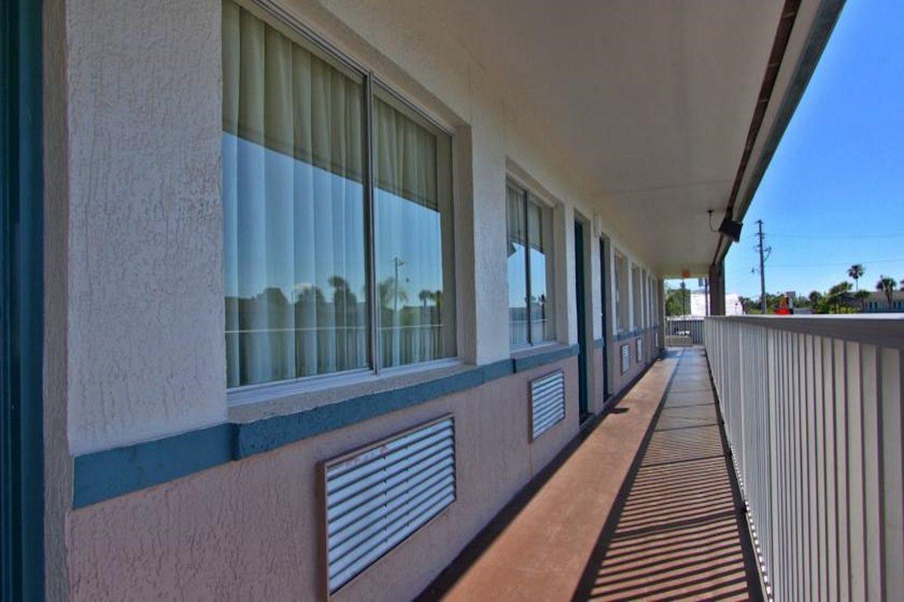 Super 8 By Wyndham Kissimmee Motel Bagian luar foto