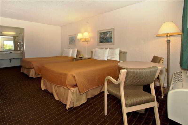 Super 8 By Wyndham Kissimmee Motel Bagian luar foto