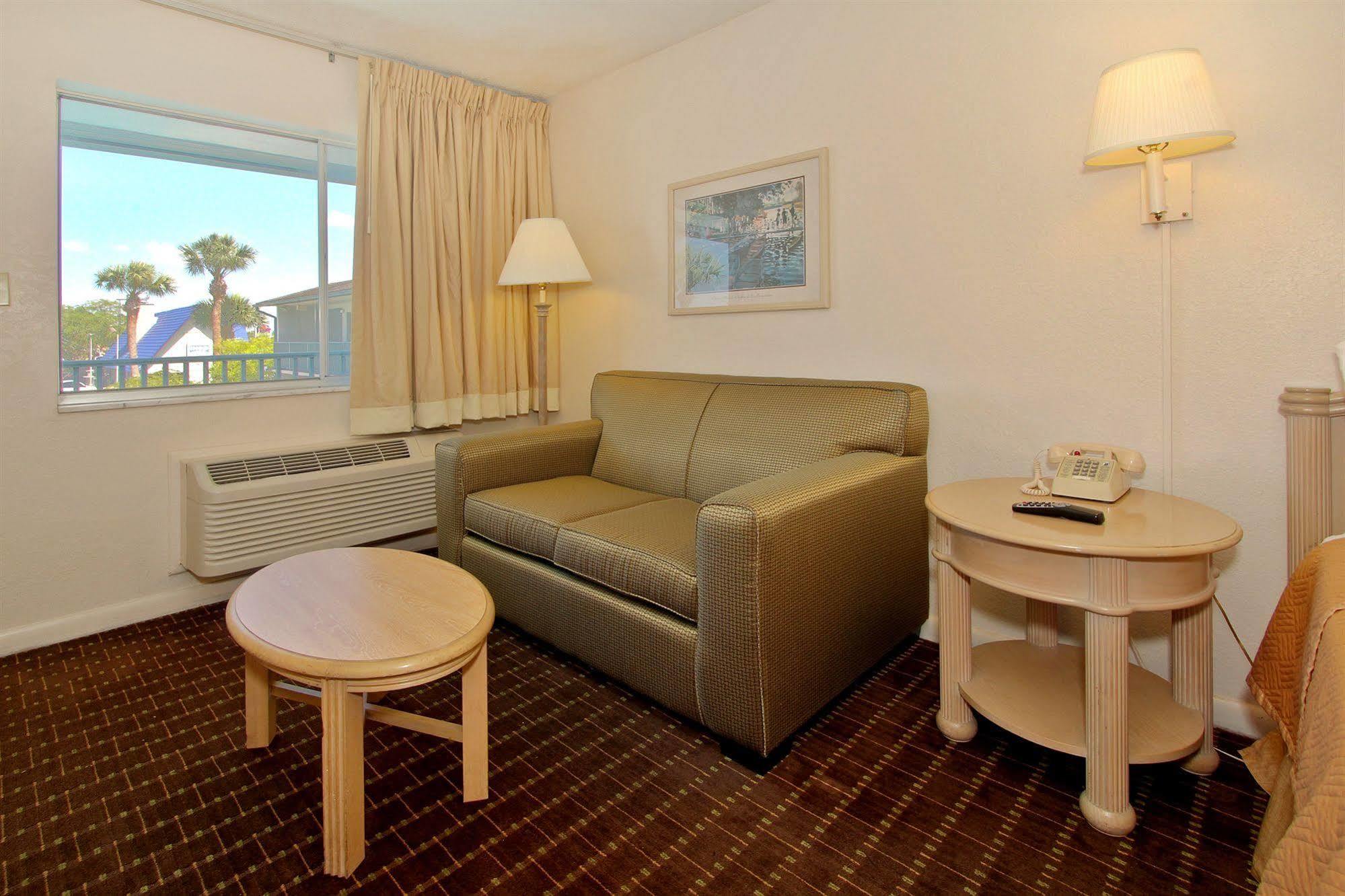 Super 8 By Wyndham Kissimmee Motel Bagian luar foto