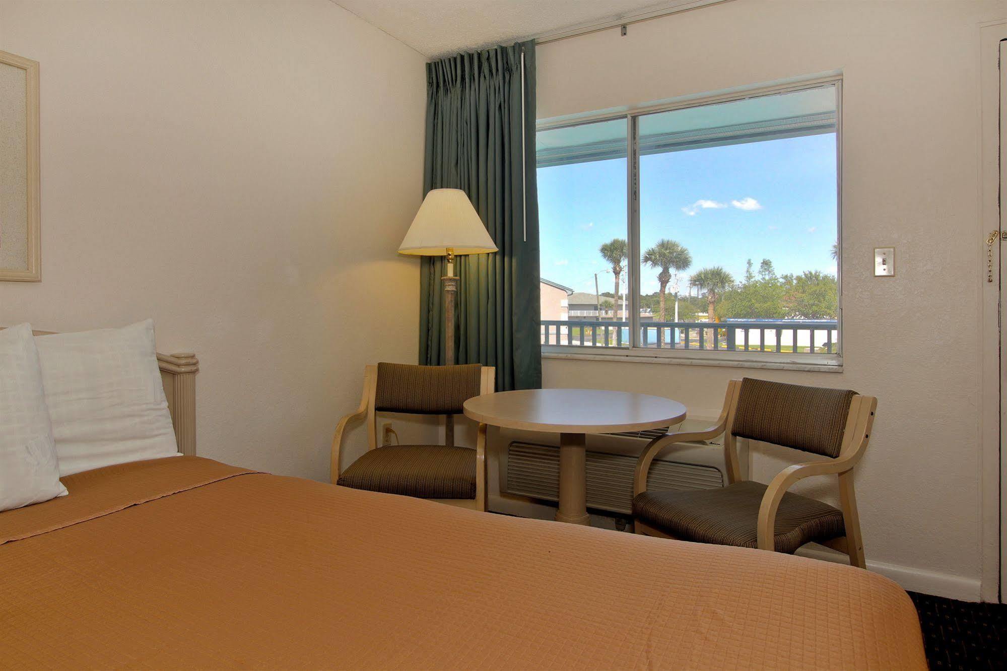 Super 8 By Wyndham Kissimmee Motel Bagian luar foto